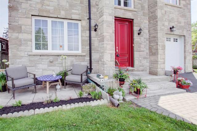1 Oakridge Dr, House detached with 4 bedrooms, 4 bathrooms and 3 parking in Toronto ON | Card Image