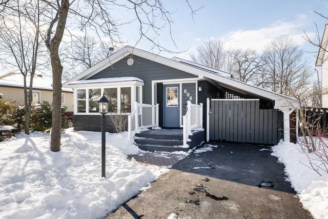 606 Annandale St, House detached with 3 bedrooms, 2 bathrooms and 2 parking in Oshawa ON | Image 12