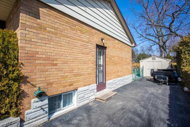 925 Orpha St, House detached with 2 bedrooms, 2 bathrooms and 4 parking in Burlington ON | Image 19