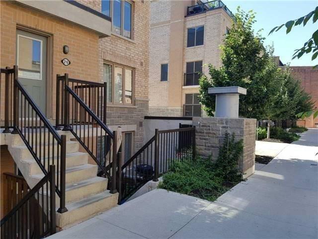 Th133 - 11 Foundry Ave, Townhouse with 2 bedrooms, 2 bathrooms and 1 parking in Toronto ON | Image 2