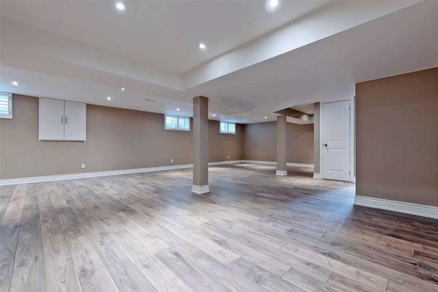 crt - 2262 Springfield Crt, House detached with 3 bedrooms, 3 bathrooms and 4 parking in Mississauga ON | Image 28