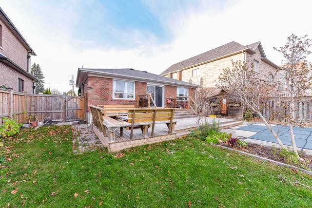 490 Avonwood Dr, House detached with 2 bedrooms, 2 bathrooms and 4 parking in Mississauga ON | Image 22