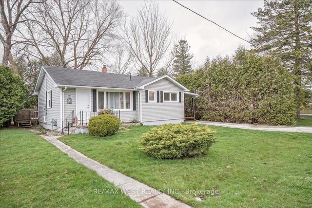 241 Oak St, House detached with 3 bedrooms, 2 bathrooms and 3 parking in Clearview ON | Image 1