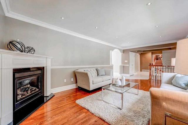 265 The Westway, House detached with 3 bedrooms, 3 bathrooms and 4 parking in Toronto ON | Image 3