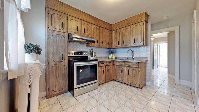 651 Vaughan Rd, House detached with 3 bedrooms, 2 bathrooms and 4 parking in Toronto ON | Image 22