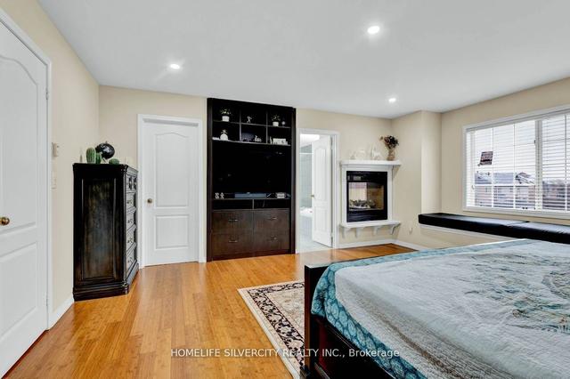 6 Small Crt, House detached with 4 bedrooms, 6 bathrooms and 8 parking in Brampton ON | Image 8