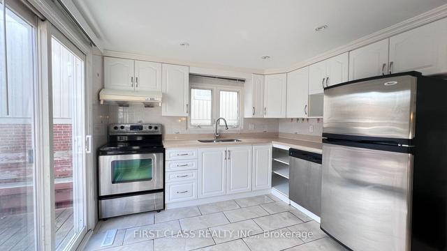 182 Wintermute Blvd, House detached with 4 bedrooms, 4 bathrooms and 4 parking in Toronto ON | Image 3
