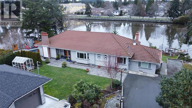 10 Phillion Pl, House detached with 4 bedrooms, 3 bathrooms and 6 parking in Esquimalt BC | Image 49