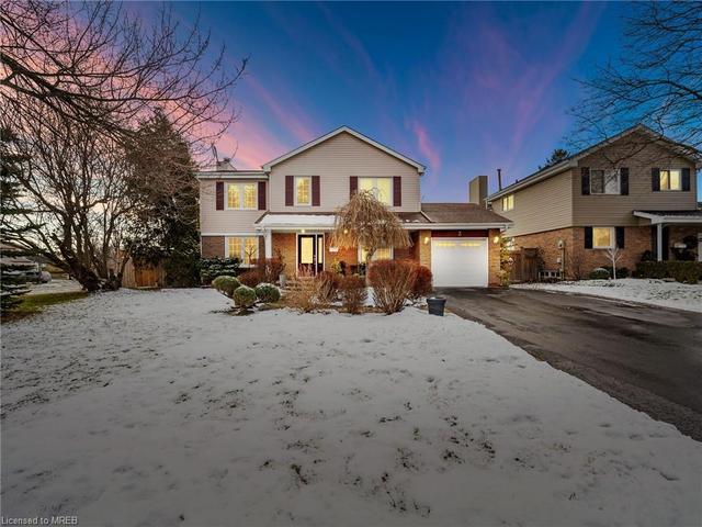 2 Cantrill Court, House detached with 4 bedrooms, 2 bathrooms and 5 parking in Brampton ON | Image 1