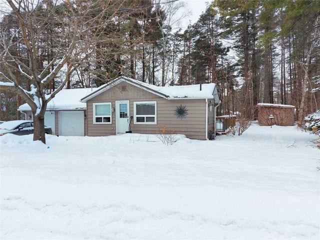 709 Florence Rd, House detached with 1 bedrooms, 1 bathrooms and 6 parking in Innisfil ON | Image 1