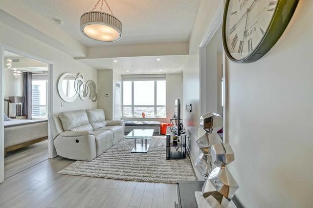 2506 - 6 Eva Rd, Condo with 2 bedrooms, 2 bathrooms and 1 parking in Toronto ON | Image 2