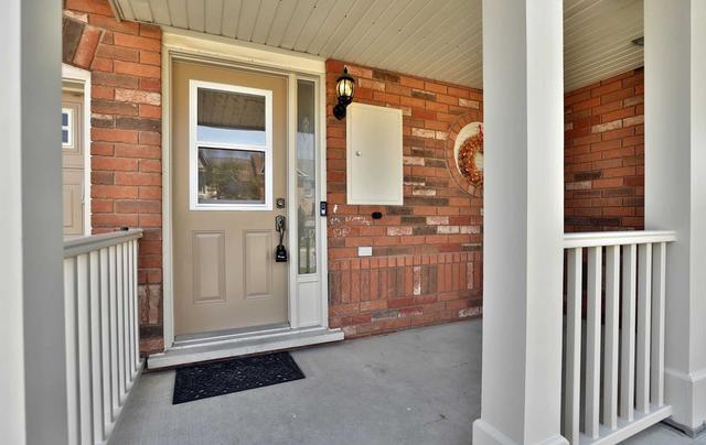 1061 Cooper Ave, House attached with 3 bedrooms, 2 bathrooms and 3 parking in Milton ON | Image 11