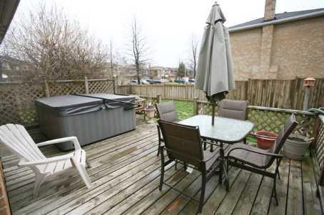 2 Flowers Cres, House detached with 3 bedrooms, 3 bathrooms and 4 parking in Ajax ON | Image 9