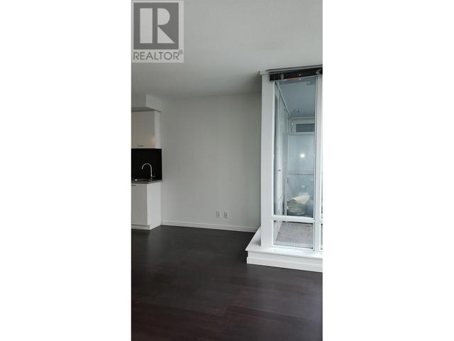 2507 - 131 Regiment Square, Condo with 0 bedrooms, 1 bathrooms and null parking in Vancouver BC | Image 2
