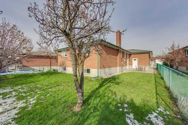 48 Corinthian Blvd, House detached with 3 bedrooms, 2 bathrooms and 2 parking in Toronto ON | Image 18