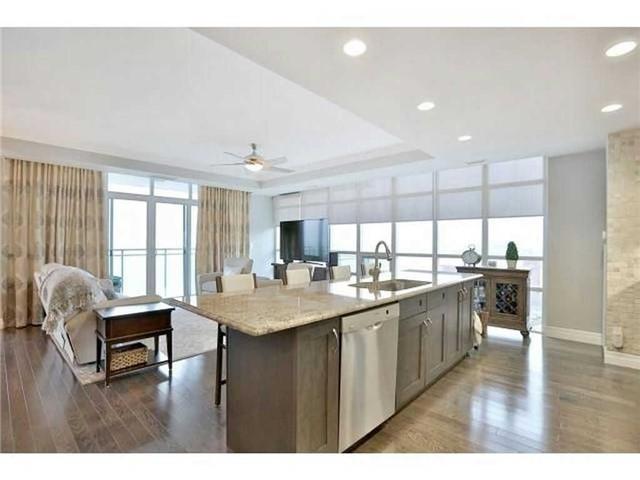 1003 - 360 Pearl St, Condo with 2 bedrooms, 2 bathrooms and 2 parking in Burlington ON | Image 5