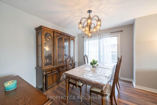 3363 Brandon Gate Dr, House detached with 3 bedrooms, 2 bathrooms and 4 parking in Mississauga ON | Image 2