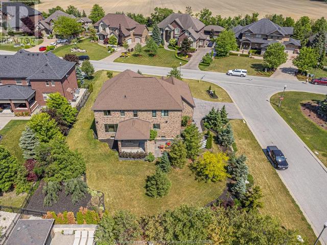 379 Stonebrook, House detached with 5 bedrooms, 3 bathrooms and null parking in Lakeshore ON | Image 39