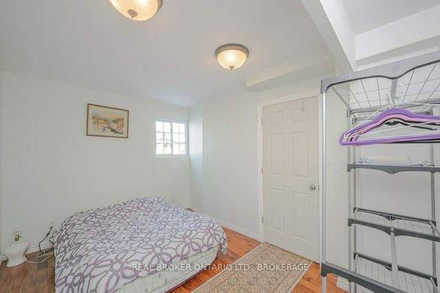 68 Ray St S, House detached with 2 bedrooms, 1 bathrooms and 1 parking in Hamilton ON | Image 14