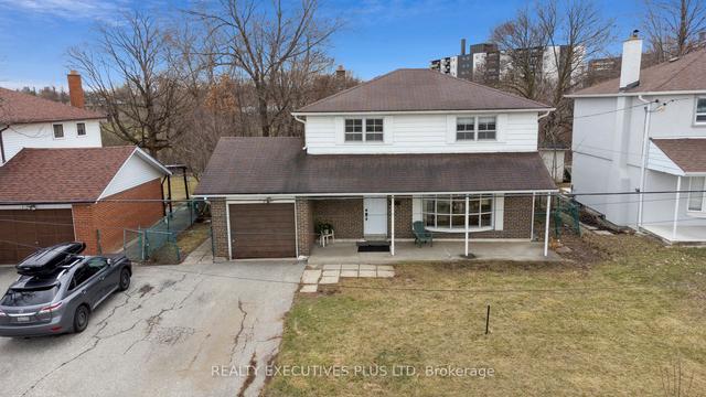 81 Shendale Dr, House detached with 4 bedrooms, 2 bathrooms and 5 parking in Toronto ON | Image 12