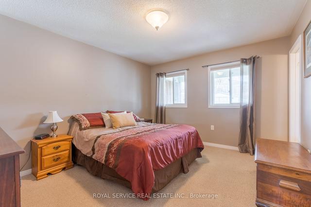 586 Clancy Cres, House detached with 3 bedrooms, 3 bathrooms and 4 parking in Peterborough ON | Image 7