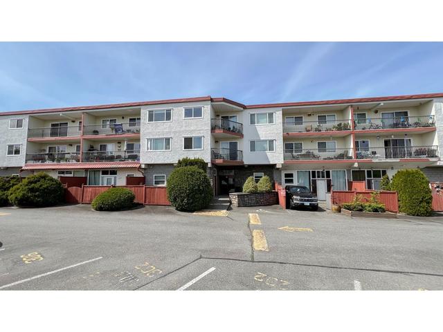 302 - 3043 270 Street, Condo with 3 bedrooms, 2 bathrooms and 1 parking in Langley BC | Image 2