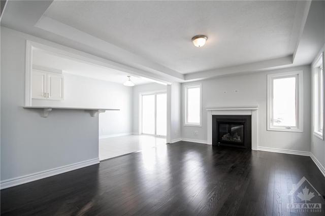 518 Roundleaf Way, Townhouse with 3 bedrooms, 3 bathrooms and 2 parking in Ottawa ON | Image 4