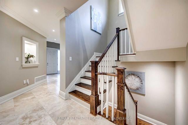 28 Duncairn Dr, House detached with 4 bedrooms, 5 bathrooms and 5 parking in Toronto ON | Image 10