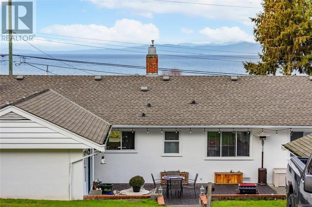 340 Crescent Rd W, House detached with 4 bedrooms, 2 bathrooms and 5 parking in Qualicum Beach BC | Image 46