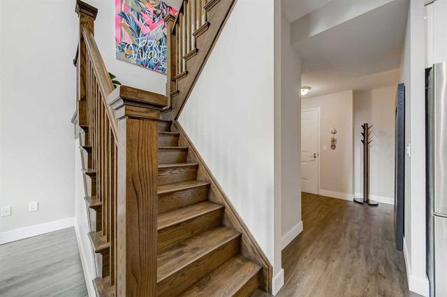 th10 - 6 Pirandello St, Townhouse with 2 bedrooms, 2 bathrooms and 1 parking in Toronto ON | Image 2
