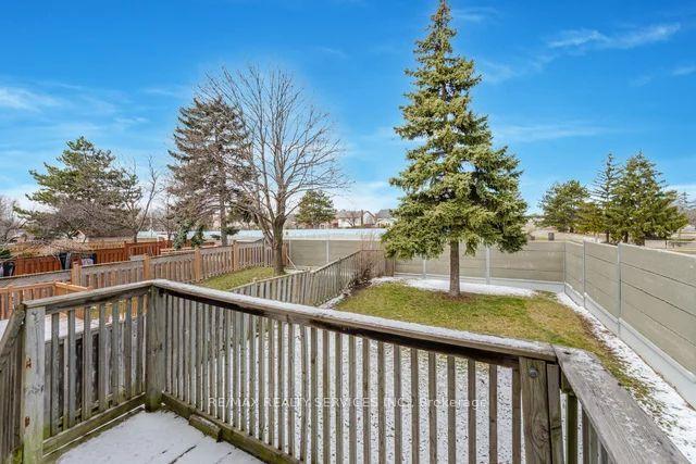 415 Hansen Rd N, House semidetached with 4 bedrooms, 3 bathrooms and 4 parking in Brampton ON | Image 28