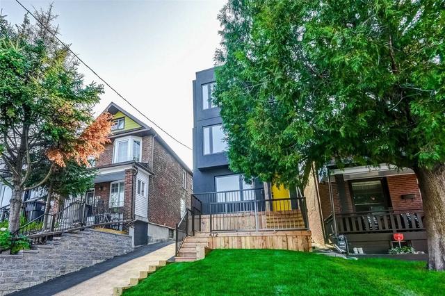 472 Westmount Ave, House detached with 3 bedrooms, 4 bathrooms and 3 parking in Toronto ON | Image 12