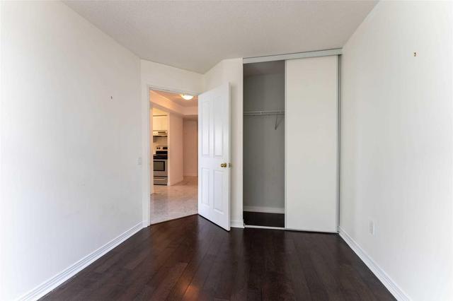 1002 - 942 Yonge St, Condo with 2 bedrooms, 2 bathrooms and 2 parking in Toronto ON | Image 11