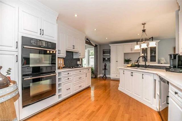 52 Birchwood Tr, House detached with 3 bedrooms, 2 bathrooms and 6 parking in Wasaga Beach ON | Image 2