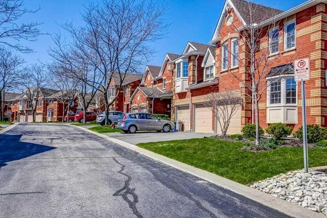 11 - 1415 Hazelton Blvd, Townhouse with 3 bedrooms, 4 bathrooms and 1 parking in Burlington ON | Image 2