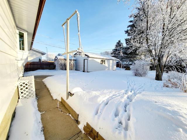 5319 52 Street, House detached with 3 bedrooms, 2 bathrooms and 2 parking in Camrose County AB | Image 23