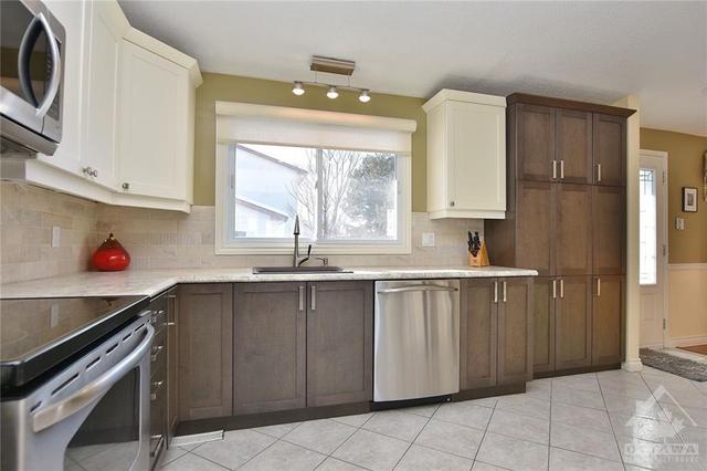 8 Andover Place, House detached with 4 bedrooms, 2 bathrooms and 4 parking in Ottawa ON | Image 7