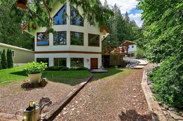 2170 Blind Bay Road, House detached with 3 bedrooms, 3 bathrooms and 7 parking in Columbia Shuswap C BC | Card Image