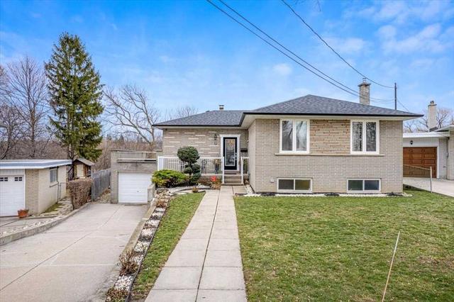 7 Atwood Pl, House detached with 3 bedrooms, 2 bathrooms and 5 parking in Toronto ON | Image 1