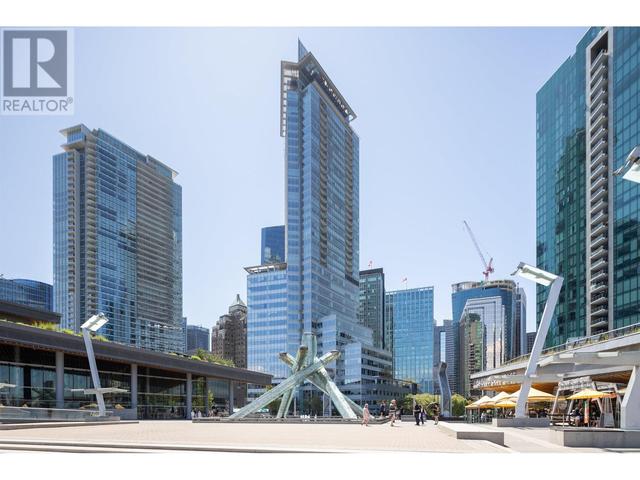 3104 - 1077 W Cordova Street, Condo with 2 bedrooms, 2 bathrooms and 1 parking in Vancouver BC | Image 2