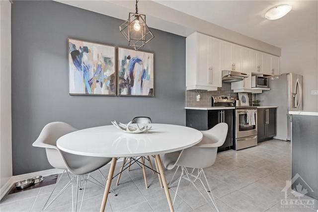 286 Losino Crescent, Townhouse with 3 bedrooms, 3 bathrooms and 3 parking in Ottawa ON | Image 7