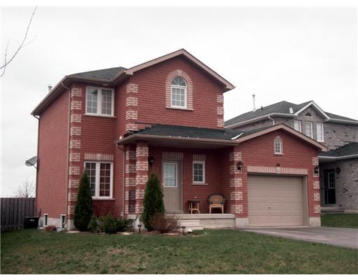24 Mcintyre Dr, House detached with 3 bedrooms, 2 bathrooms and null parking in Barrie ON | Image 1