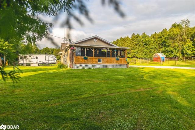 2181 Town Line Road, House detached with 3 bedrooms, 1 bathrooms and null parking in Oro Medonte ON | Image 1