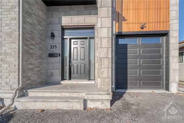 215 Columbus Avenue, Home with 4 bedrooms, 4 bathrooms and 3 parking in Ottawa ON | Image 2