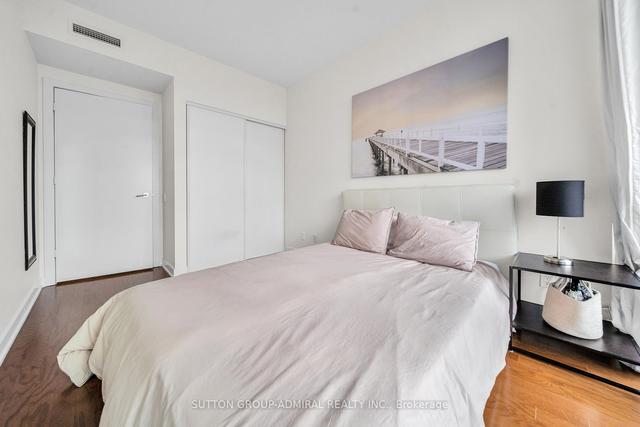 3306 - 33 Charles St E, Condo with 2 bedrooms, 2 bathrooms and 1 parking in Toronto ON | Image 6