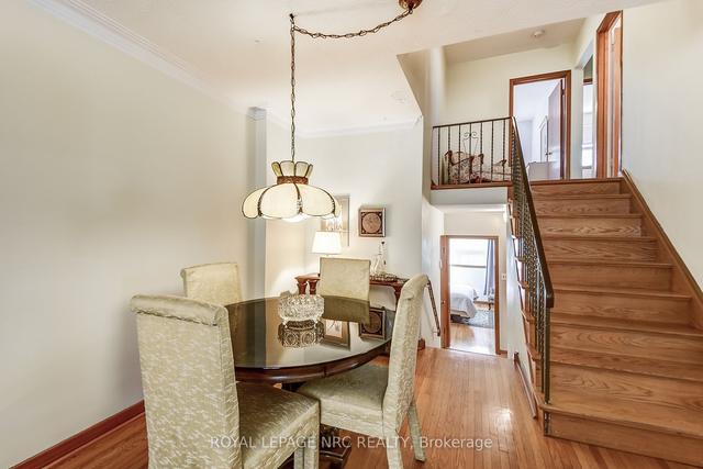 49 Graystone Gdns, House semidetached with 4 bedrooms, 3 bathrooms and 4 parking in Toronto ON | Image 4