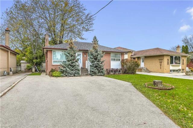 419 Lynett Cres, House detached with 3 bedrooms, 2 bathrooms and 5 parking in Richmond Hill ON | Image 2