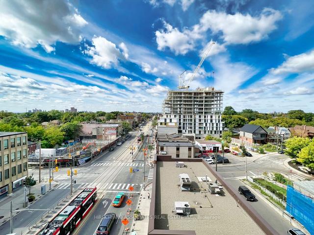 711 - 840 St. Clair Ave W, Condo with 3 bedrooms, 2 bathrooms and 1 parking in Toronto ON | Image 32