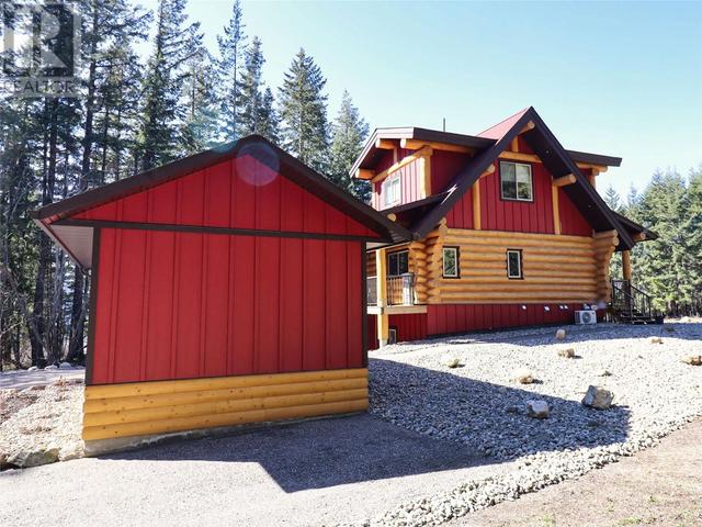 2589 Airstrip Road, House detached with 3 bedrooms, 3 bathrooms and 2 parking in Columbia Shuswap F BC | Image 67