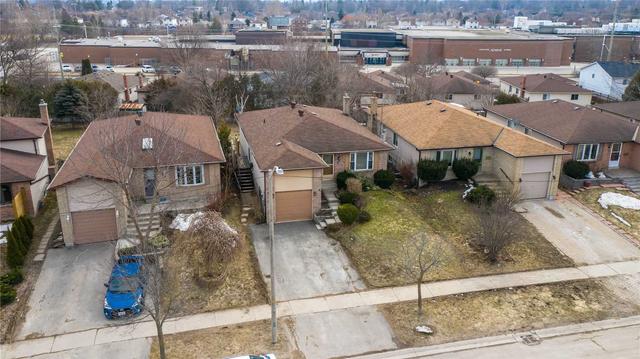 47 Hickling Tr, House detached with 3 bedrooms, 2 bathrooms and 4 parking in Barrie ON | Image 21
